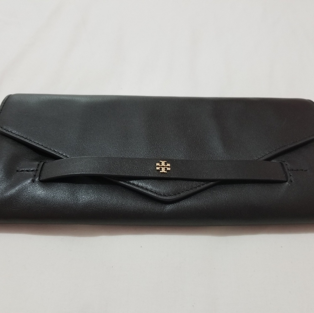 10% off 3+ Bundle-Tory Burch Clutch